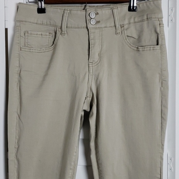 So distressed khakis - Picture 2 of 7